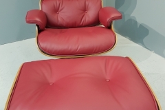 Réfection d'un fauteuil Ray & Charles Eames en cuir lisse ( 130 coloris disponibles )