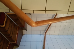 Rampe d'escalier gainé en cuir avec piqûres